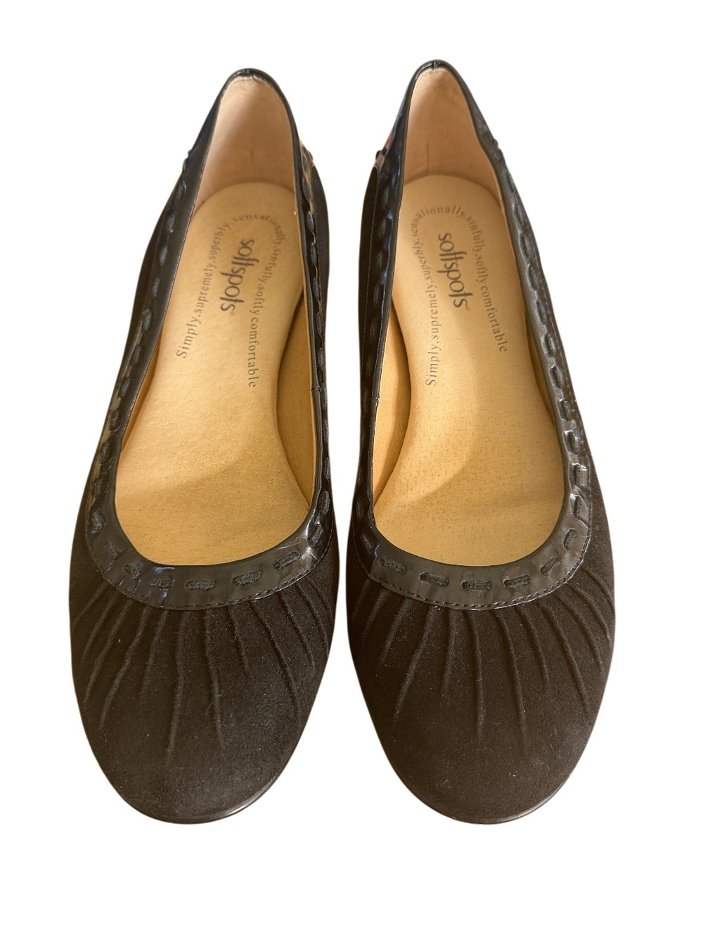 Softspots Black Womens Ballet Flats with Pleated Toe